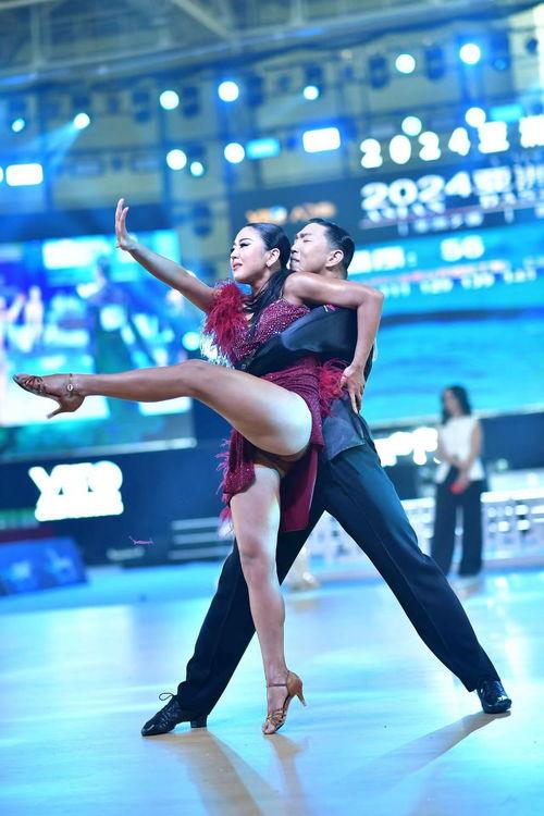 小陈夏天成人舞蹈视频,小陈成人舞蹈风采展示