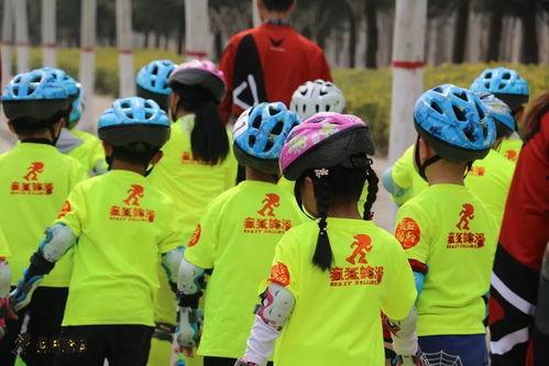 成人轮滑刷街视频,跟随视频领略成人轮滑运动的魅力